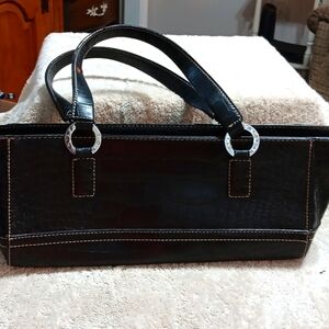 Tommy Hilfiger Black 12 inch Zipper Purse